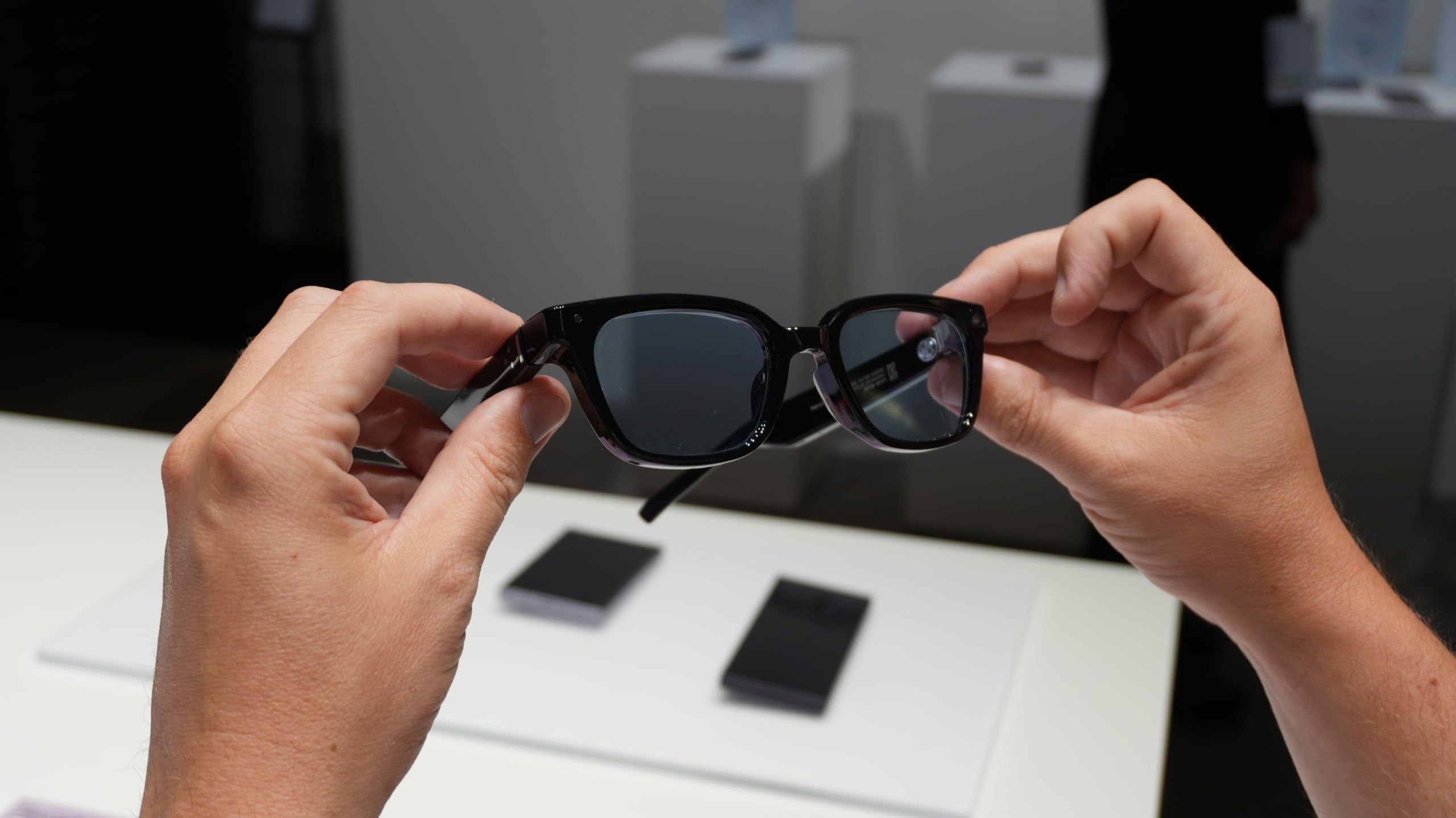 All the things you can do with Samsung’s AI smart glasses