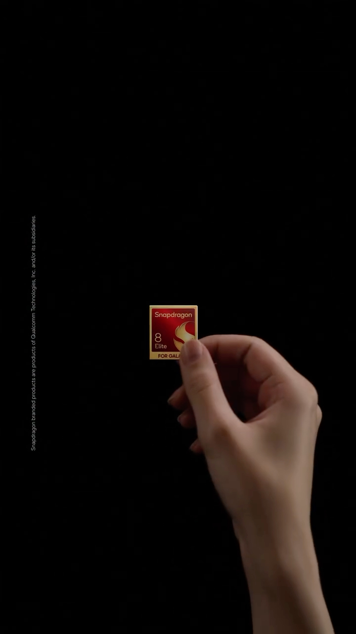 a video from samsung and qualcomm showing a phone with a 4:3 aspect ratio being powered by snapdragon 8 elite for galaxy soc