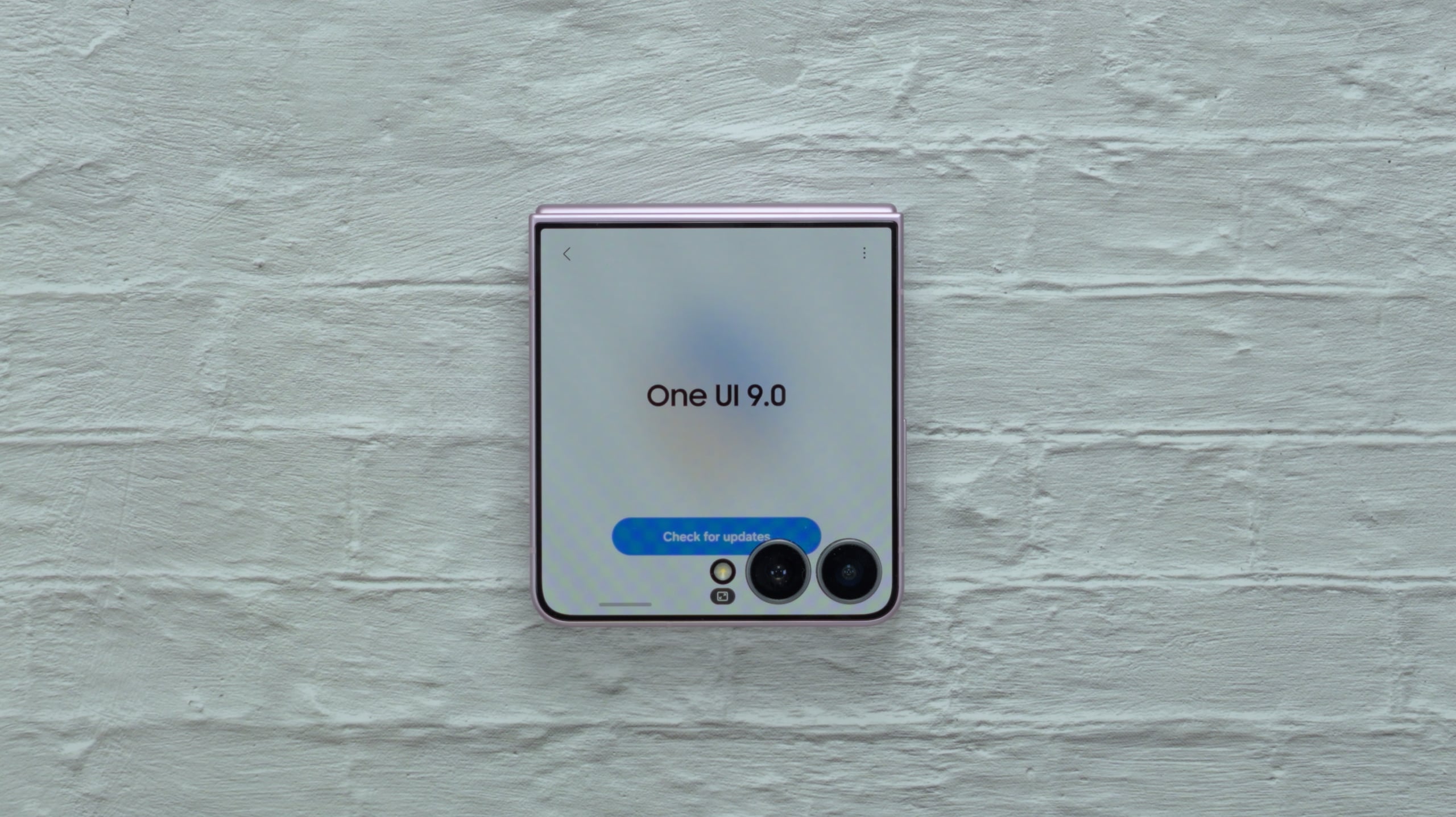 One UI 9 is amazing on the Galaxy Z Flip 8, and the cover screen is why