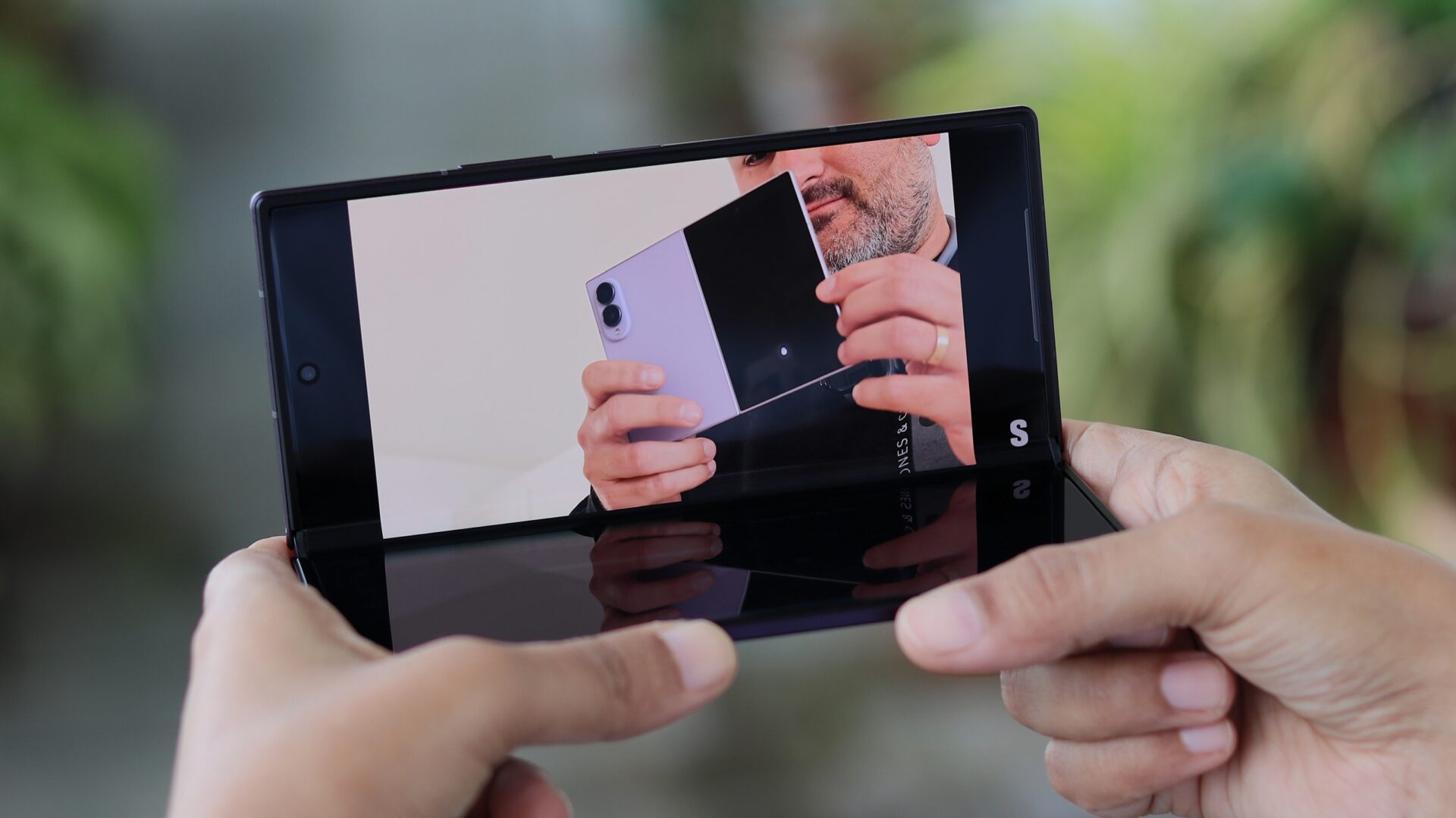 Galaxy Z Fold 8 Ultra in Flex Mode