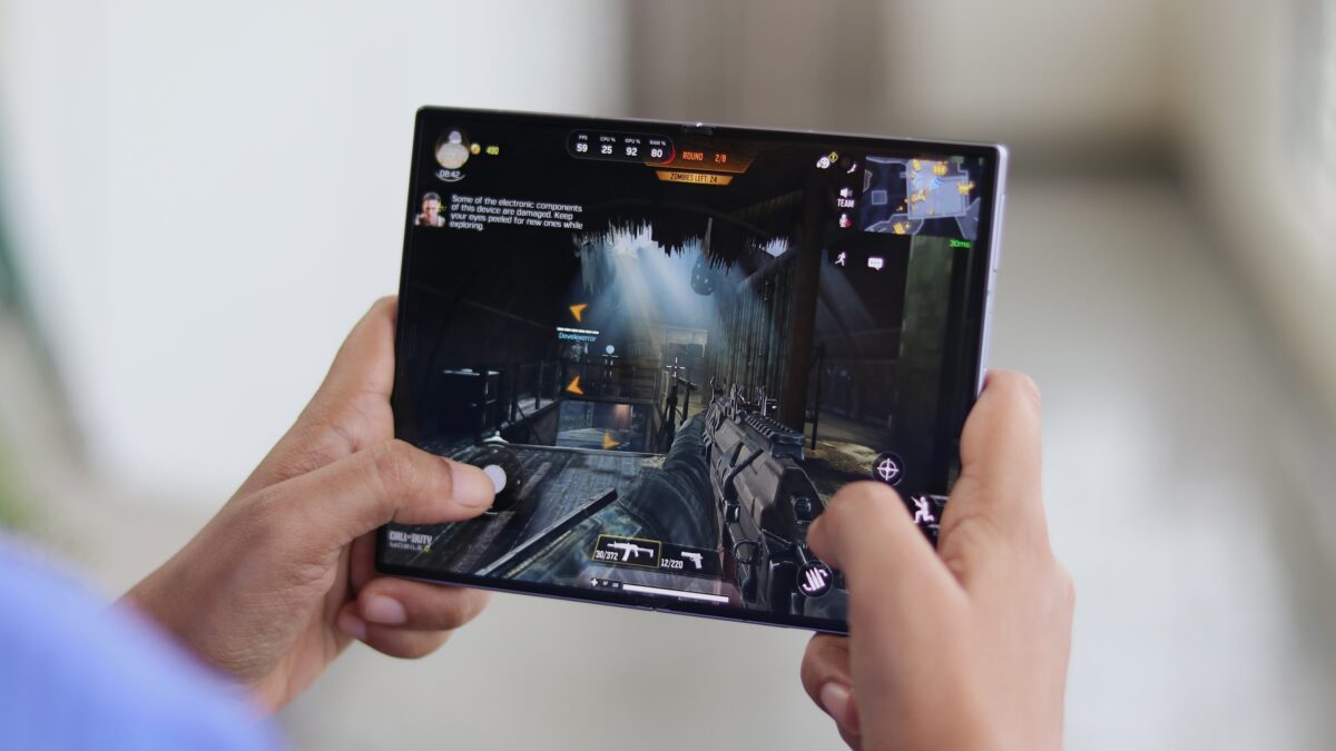 Gaming on Galaxy Z Fold 8