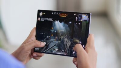Gaming on Galaxy Z Fold 8