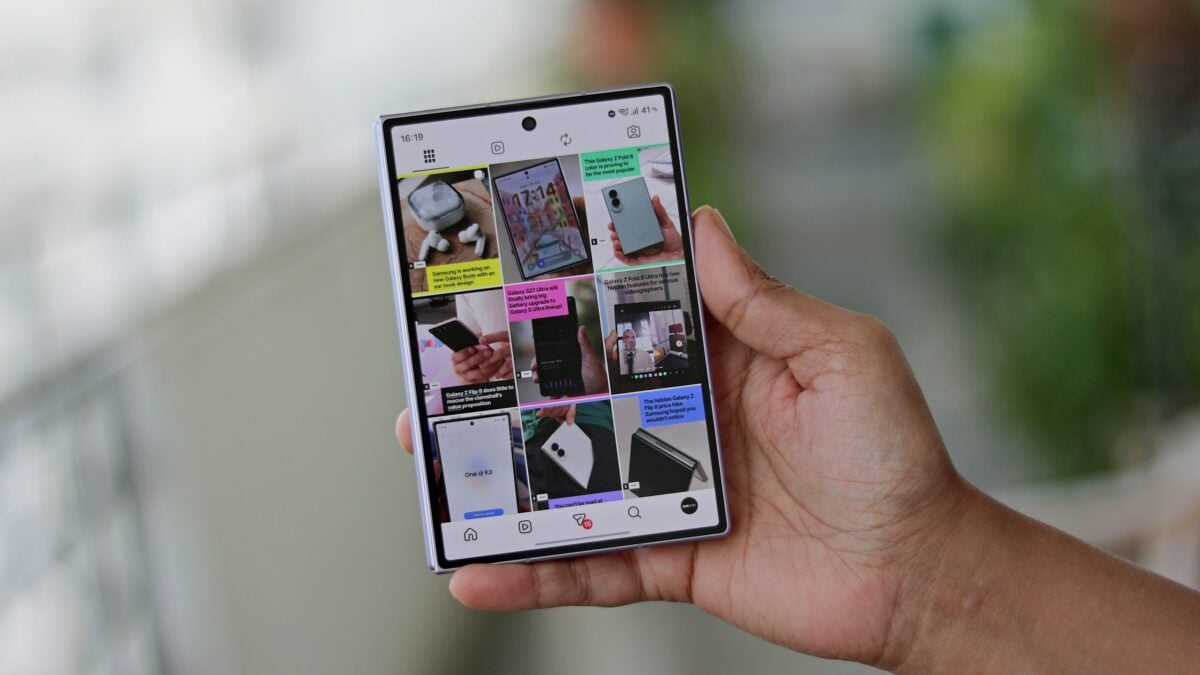 Instagram on Galaxy Z Fold 8 cover display