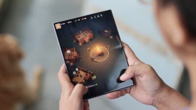 Gaming on Galaxy Z Fold 8
