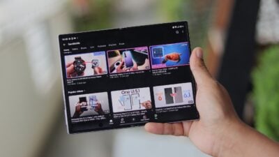 YouTube app on Galaxy Z Fold 8