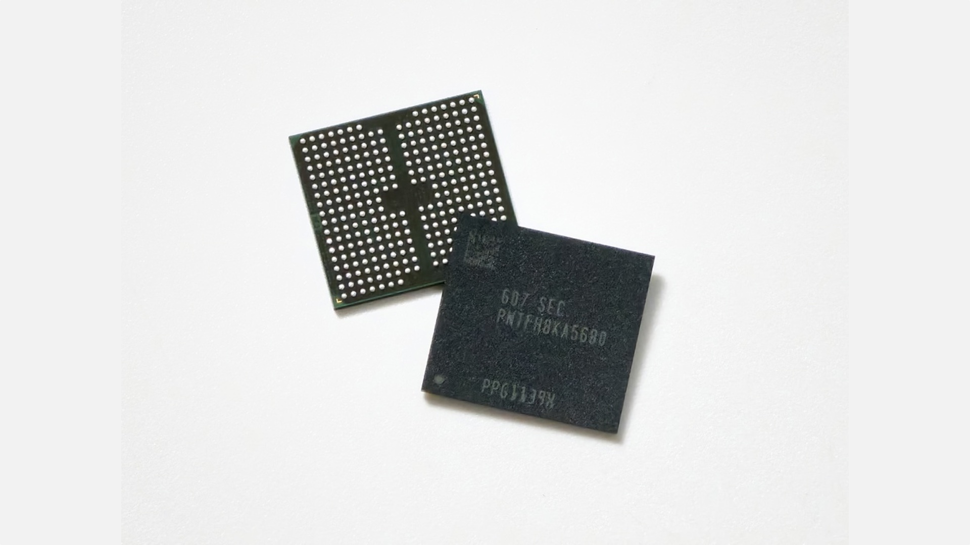 Samsung unveils groundbreaking storage chip with over 400 layers