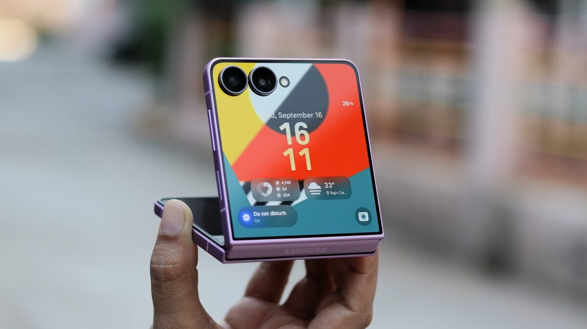 Samsung Galaxy Z Flip 8