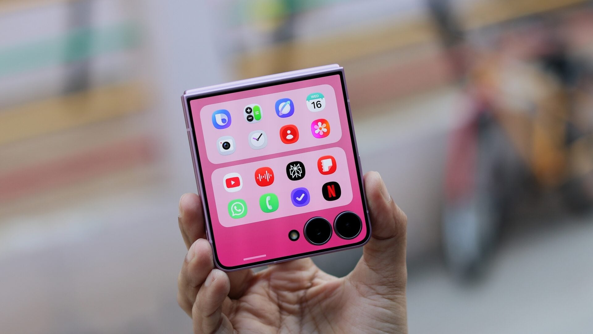Samsung Galaxy Z Flip 8