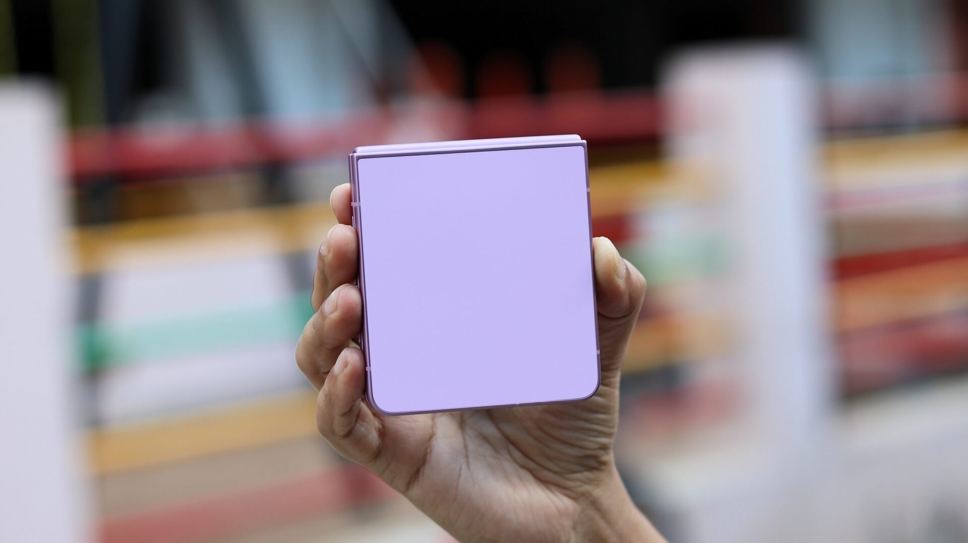 Samsung Galaxy Z Flip 8