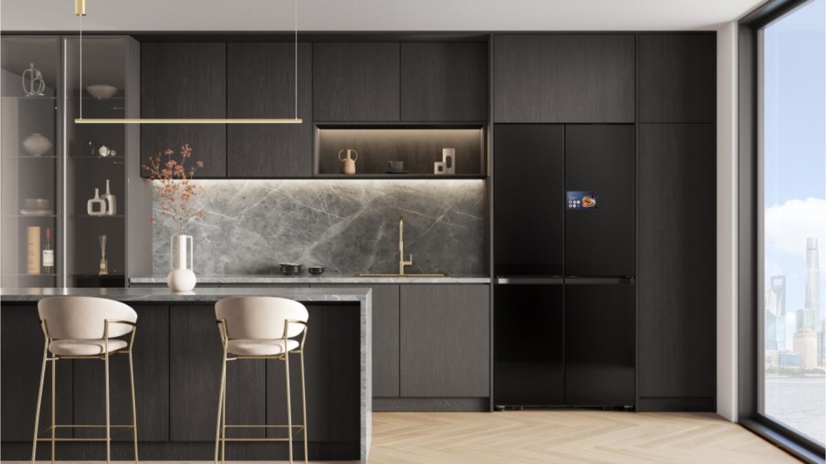 Samsung Bespoke AI 4-Door French Door Refrigerator With Beverage Centre