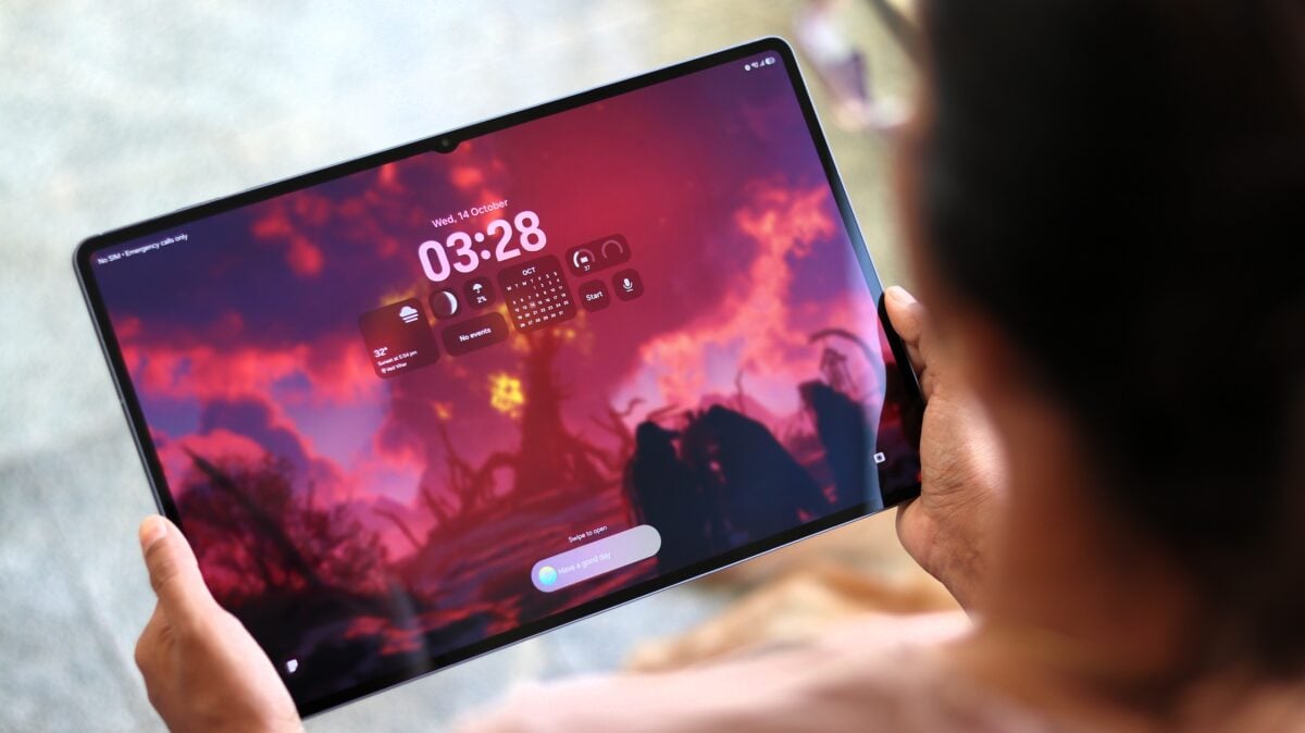 One UI lock screen on Samsung Galaxy Tab S12 Ultra