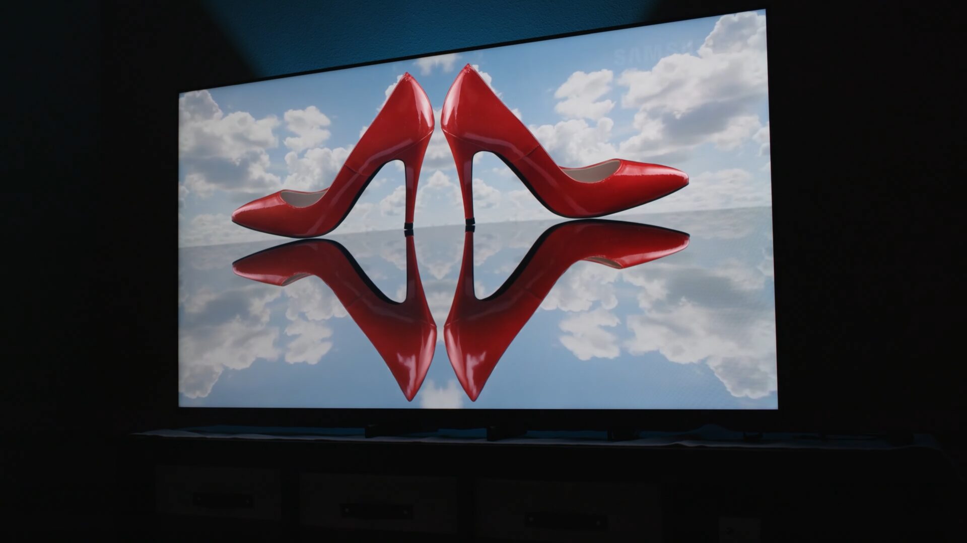Samsung R85H micro RGB TV